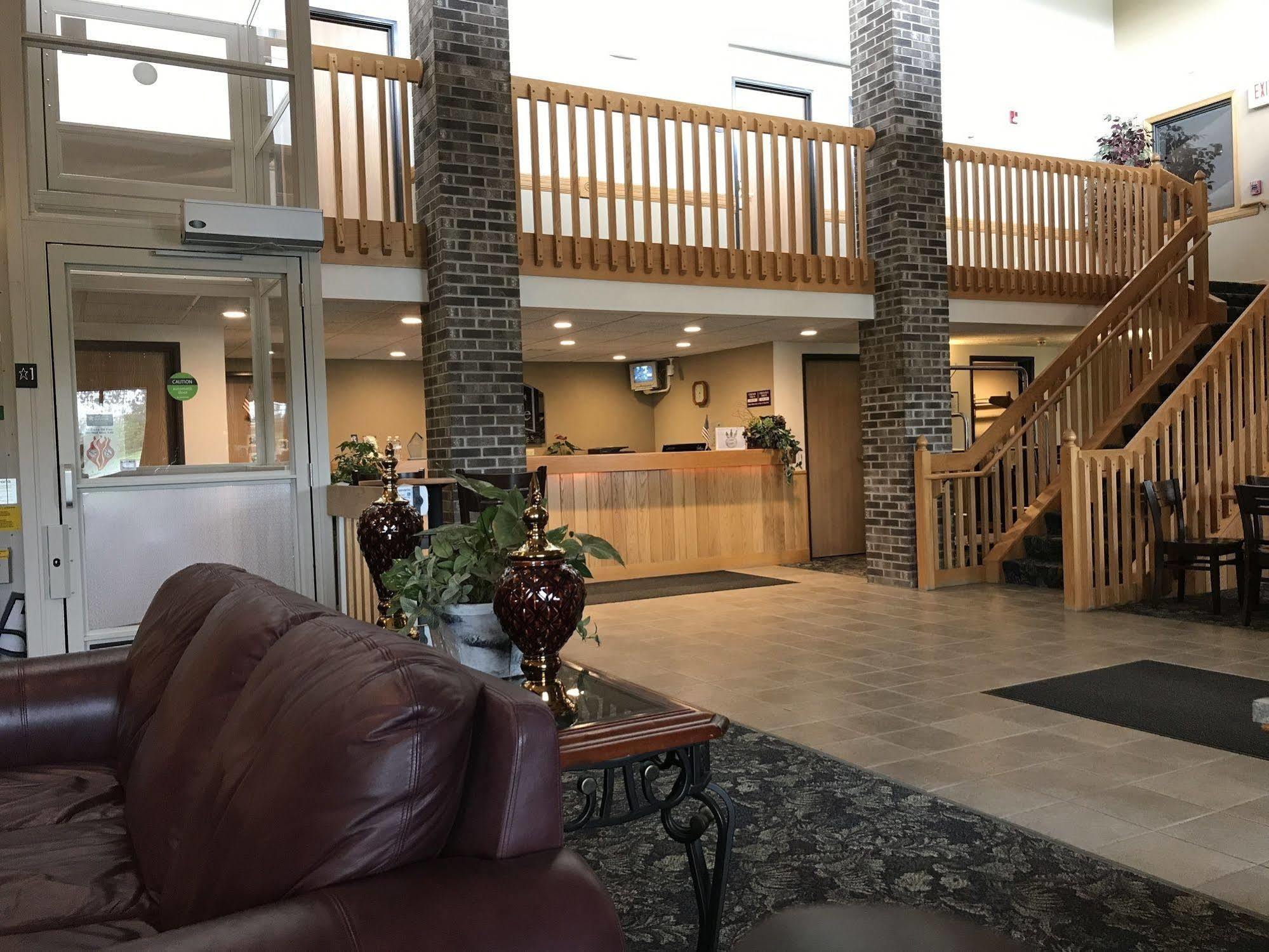Fairbridge Inn & Suites Торп Екстер'єр фото