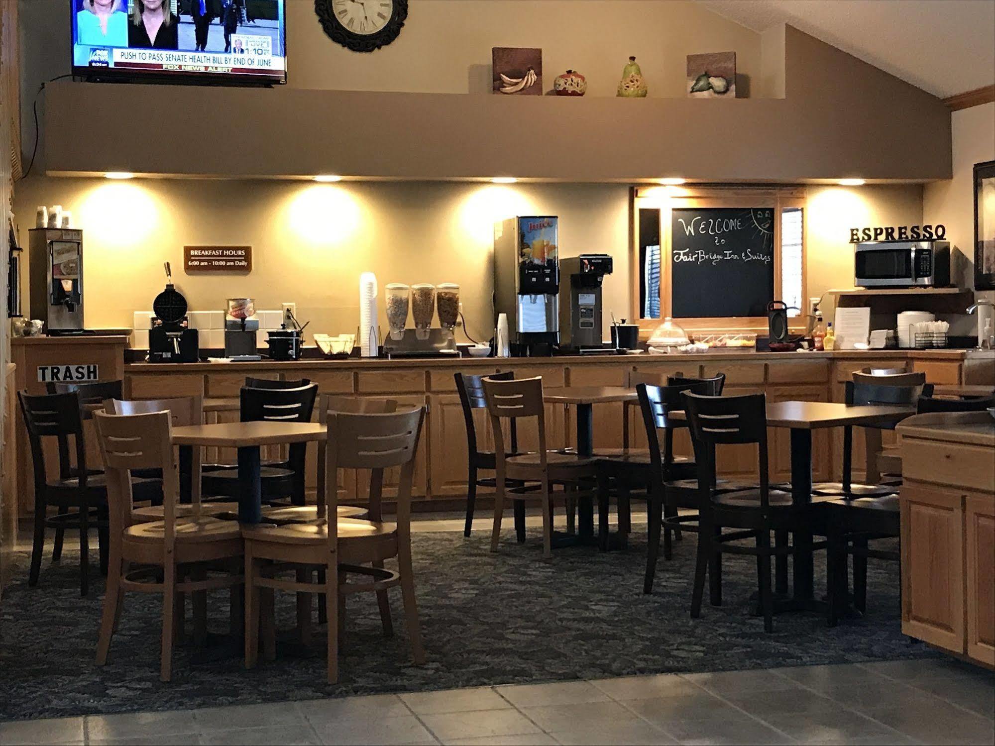 Fairbridge Inn & Suites Торп Екстер'єр фото
