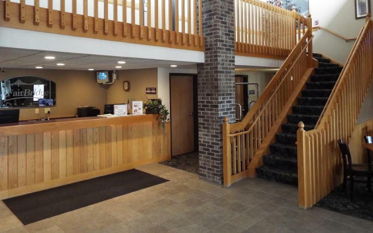 Fairbridge Inn & Suites Торп Екстер'єр фото